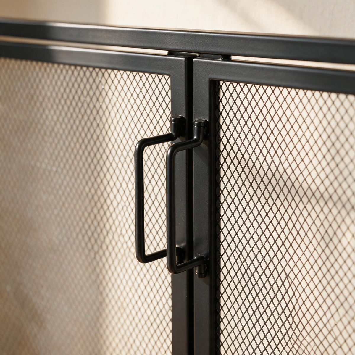 VEVOR Fireplace Screen with Doors - Black — close detail of the original material and construction.