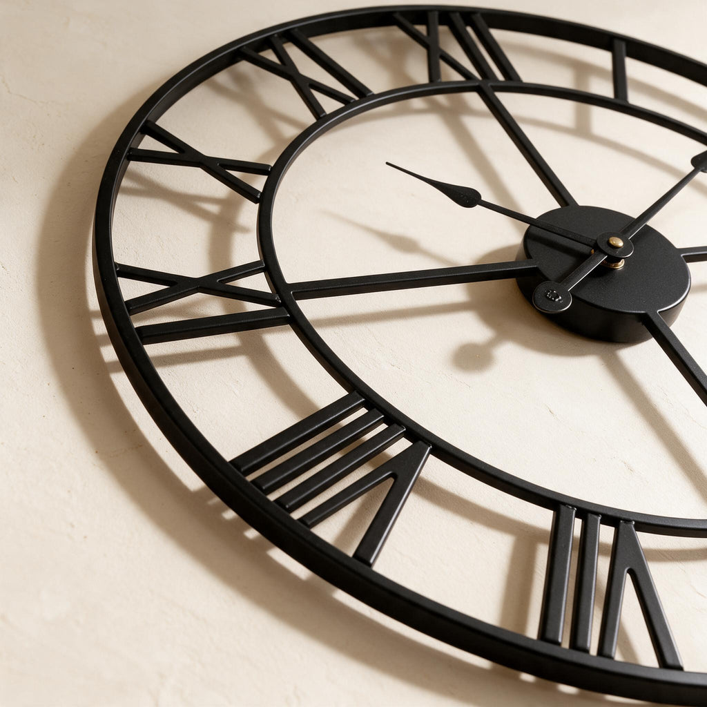 VEVOR Roman Numeral Wall Clock — Black, 24-Inch — material and construction detail